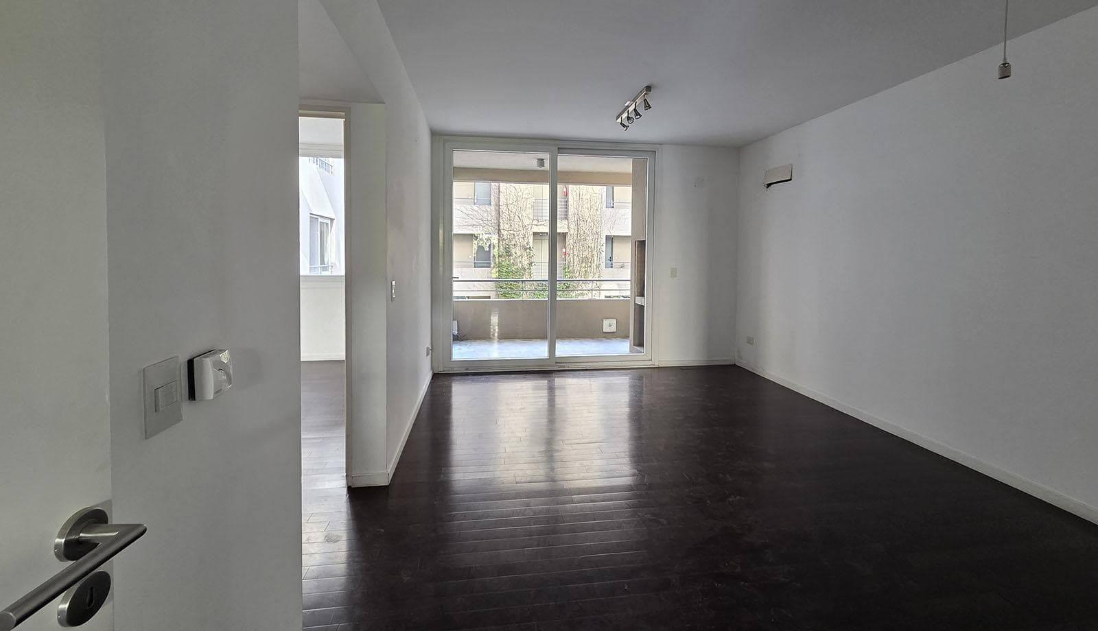 FOR SALE WITH RENTAL INCOME: 2-room apartment with balcony and garage, Rincon de Milberg, Tigre