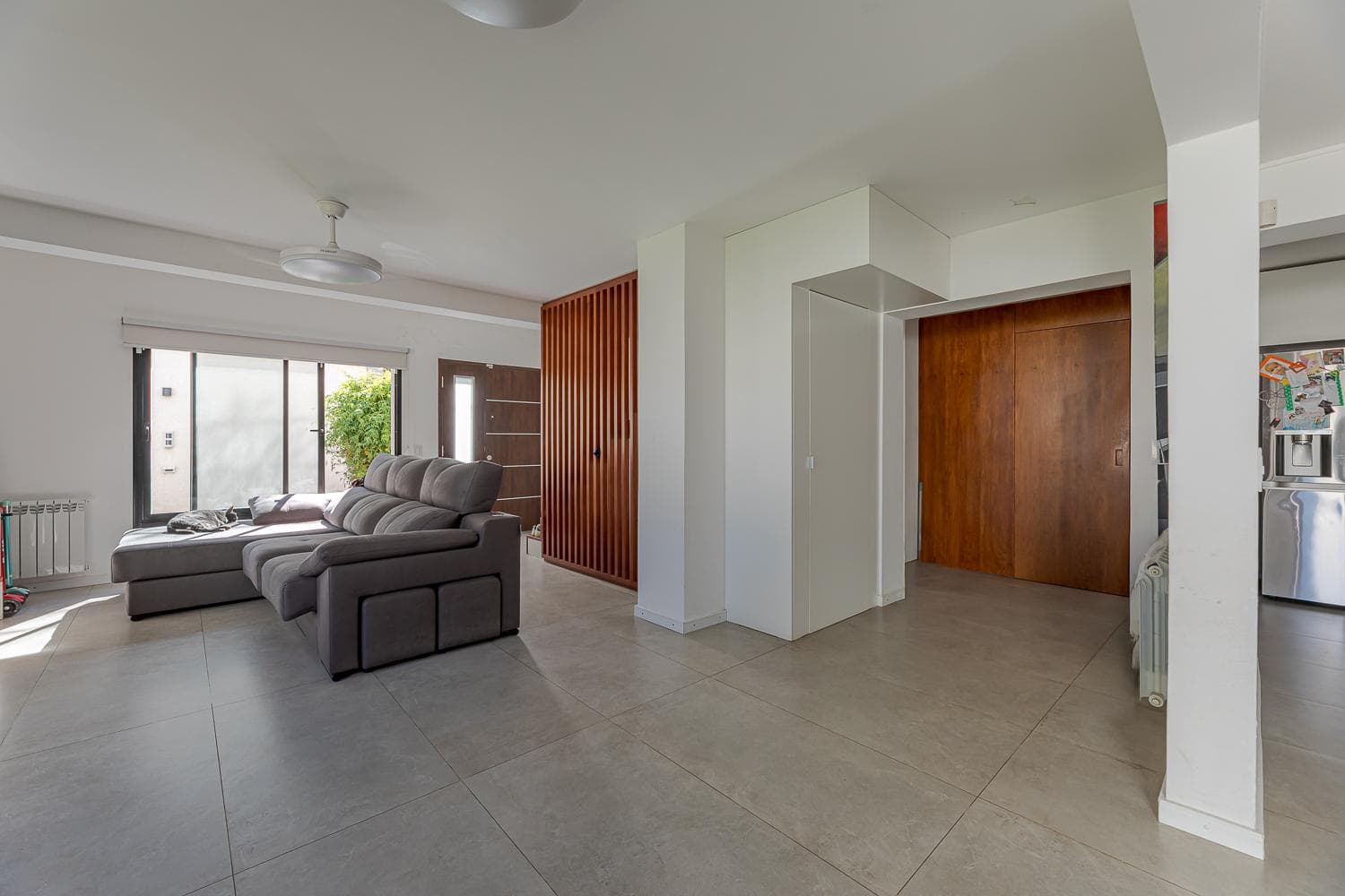 HOUSE FOR SALE IN FISHERTON: 3 BEDROOMS, DOUBLE GARAGE, LANDSCAPED YARD, AND SWIMMING POOL