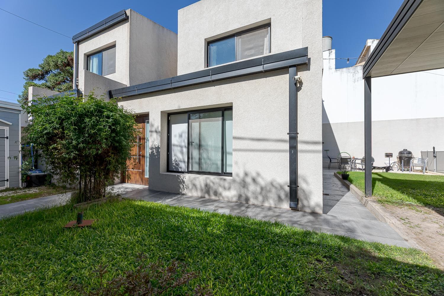 VENTA CASA FISHERTON 3 DORMITORIOS COCHERA DOBLE PATIO VERDE Y PILETA