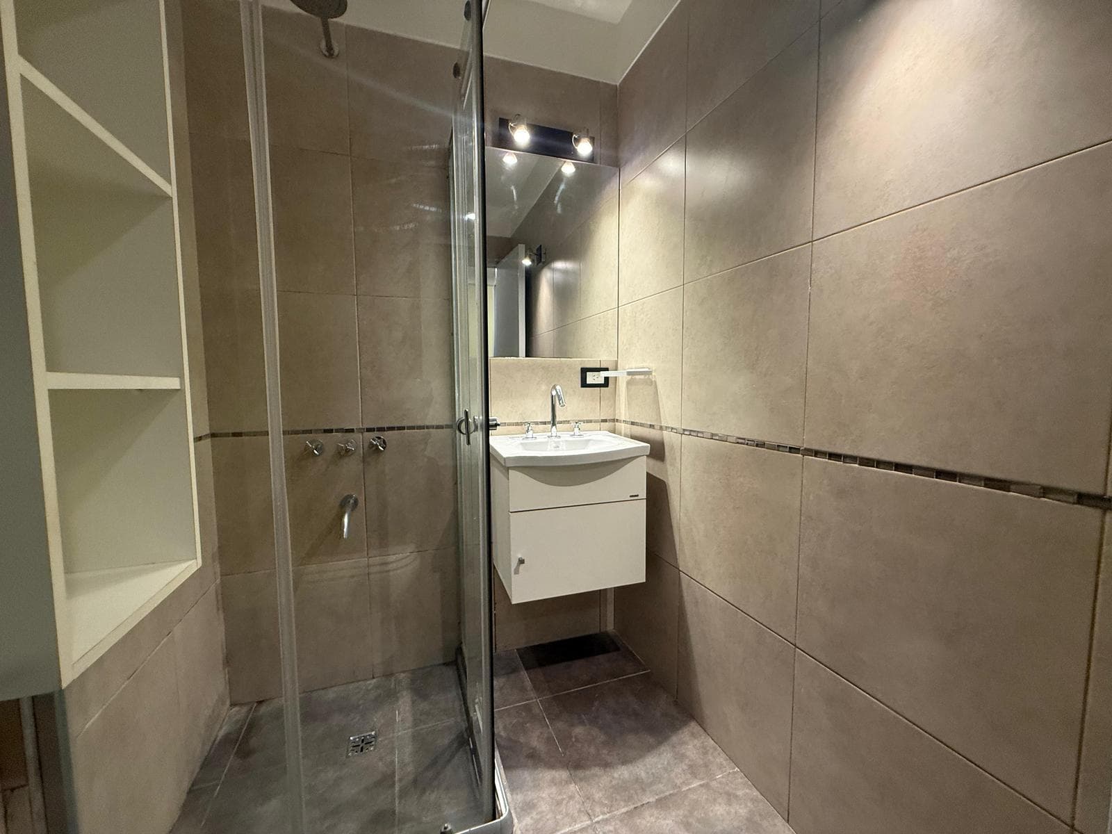 2-Room Apartment for Sale in Recoleta