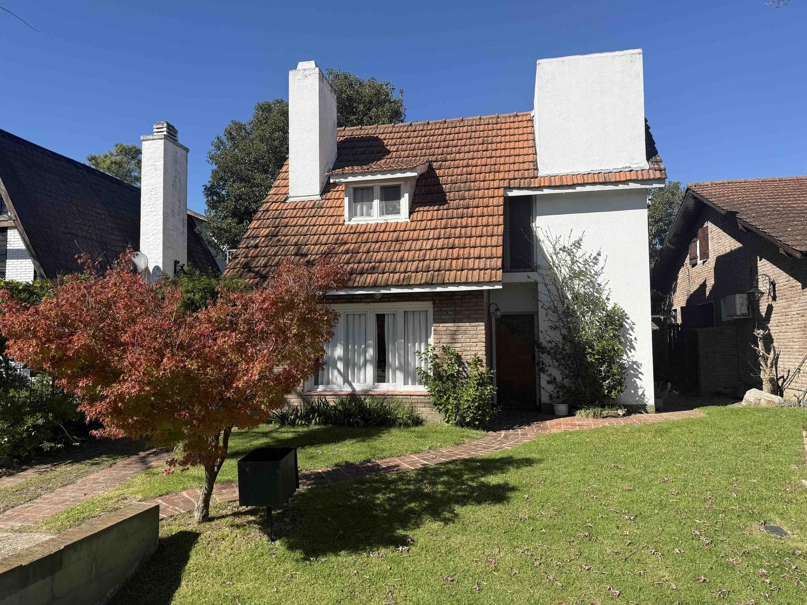 House in Maschwitz Club