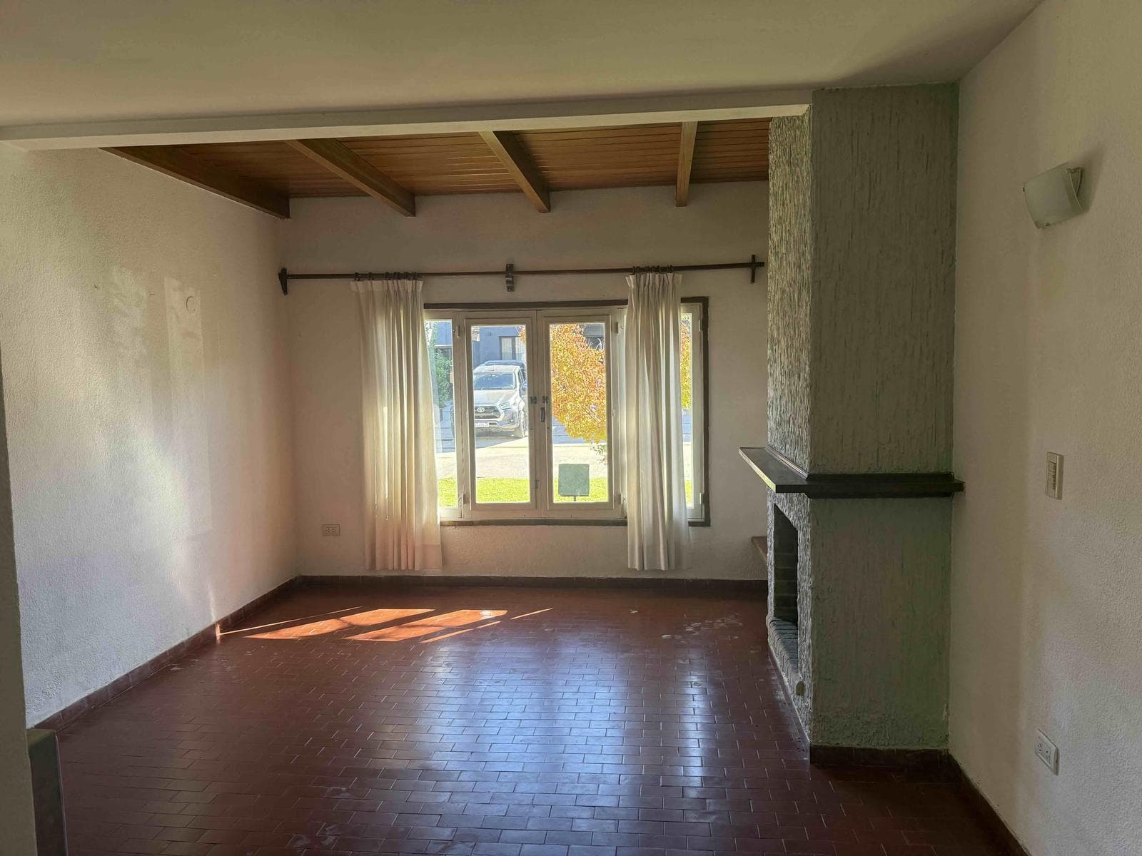 House in Maschwitz Club