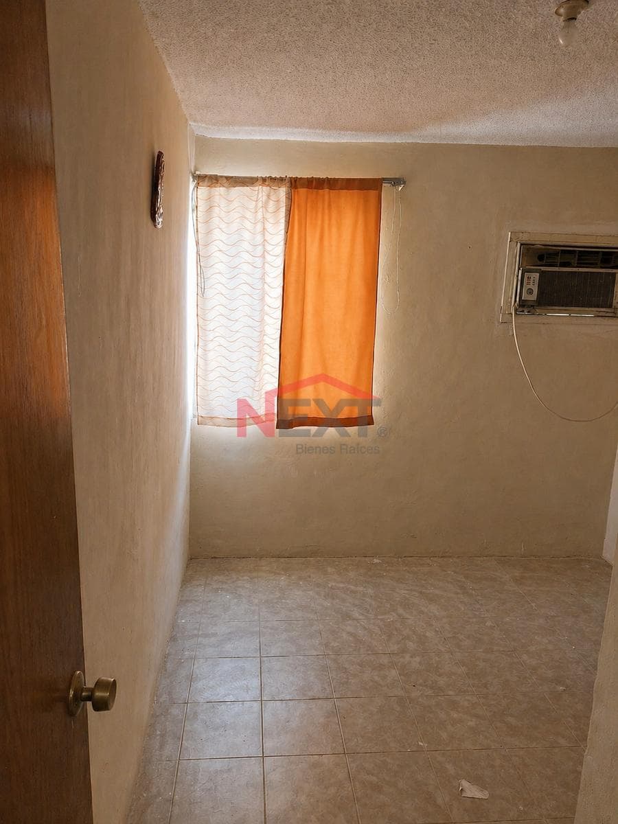 HOUSE FOR SALE LOCATED IN THE PRIMERO DE MAYO NEIGHBORHOOD