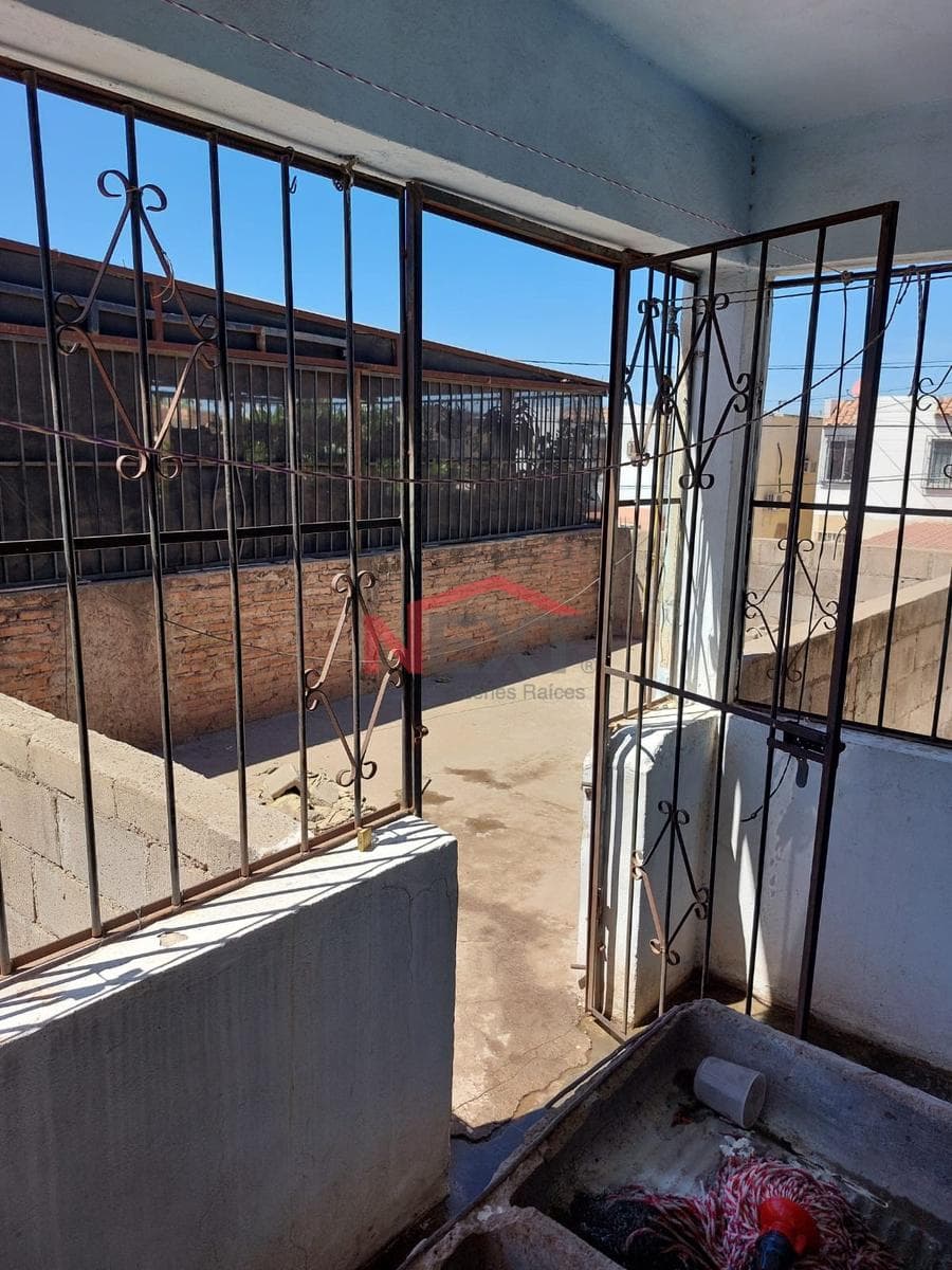 HOUSE FOR SALE LOCATED IN THE PRIMERO DE MAYO NEIGHBORHOOD