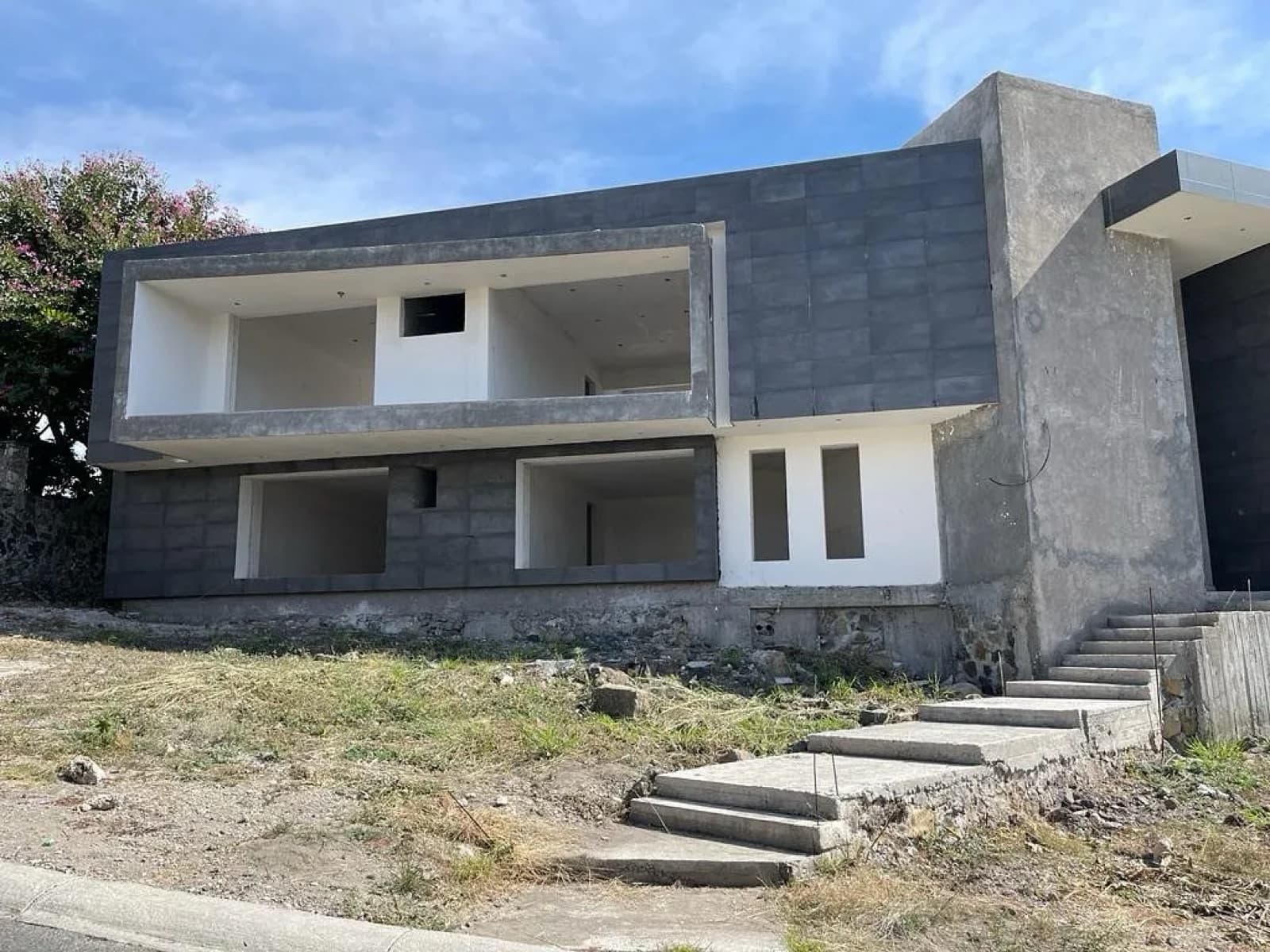 House for Sale in Lomas de Cocoyoc, Morelos