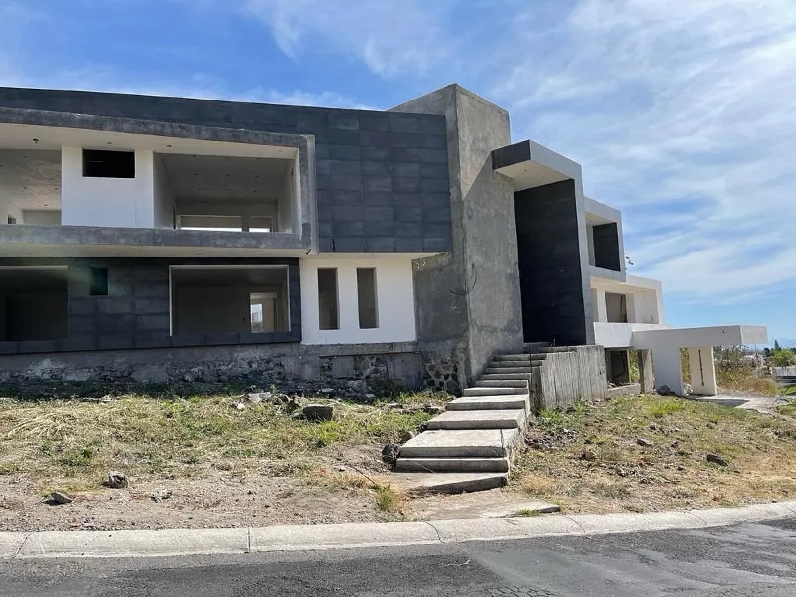 House for Sale in Lomas de Cocoyoc, Morelos