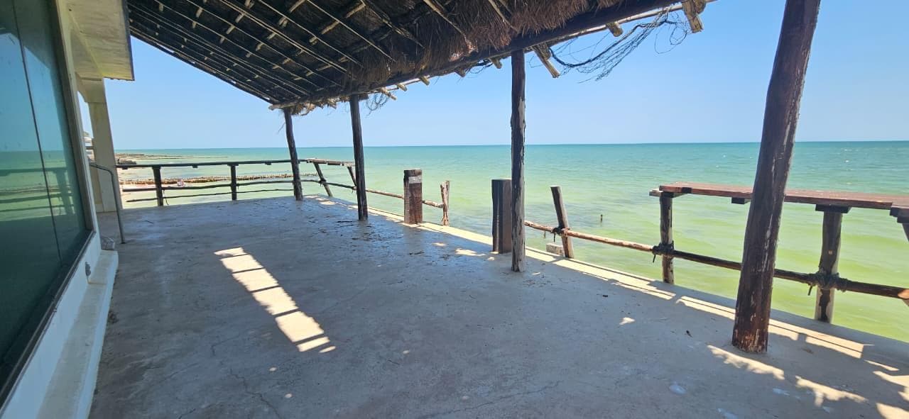 HOUSE FOR SALE: 3 BEDROOMS, ON THE BEACHFRONT IN CHELEM, 1,061 M2