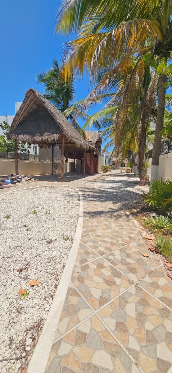 HOUSE FOR SALE: 3 BEDROOMS, ON THE BEACHFRONT IN CHELEM, 1,061 M2