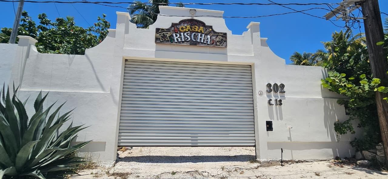 HOUSE FOR SALE: 3 BEDROOMS, ON THE BEACHFRONT IN CHELEM, 1,061 M2