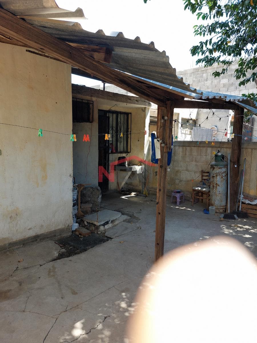 HOUSE FOR SALE LOCATED IN THE MIRAVALLE NEIGHBORHOOD