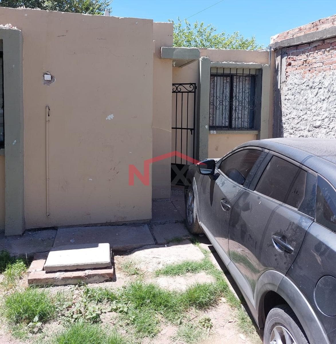 HOUSE FOR SALE LOCATED IN THE MIRAVALLE NEIGHBORHOOD