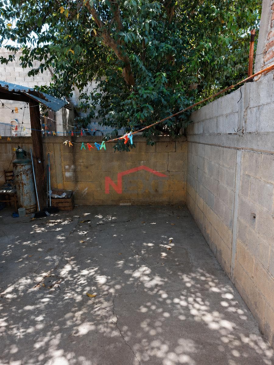 HOUSE FOR SALE LOCATED IN THE MIRAVALLE NEIGHBORHOOD