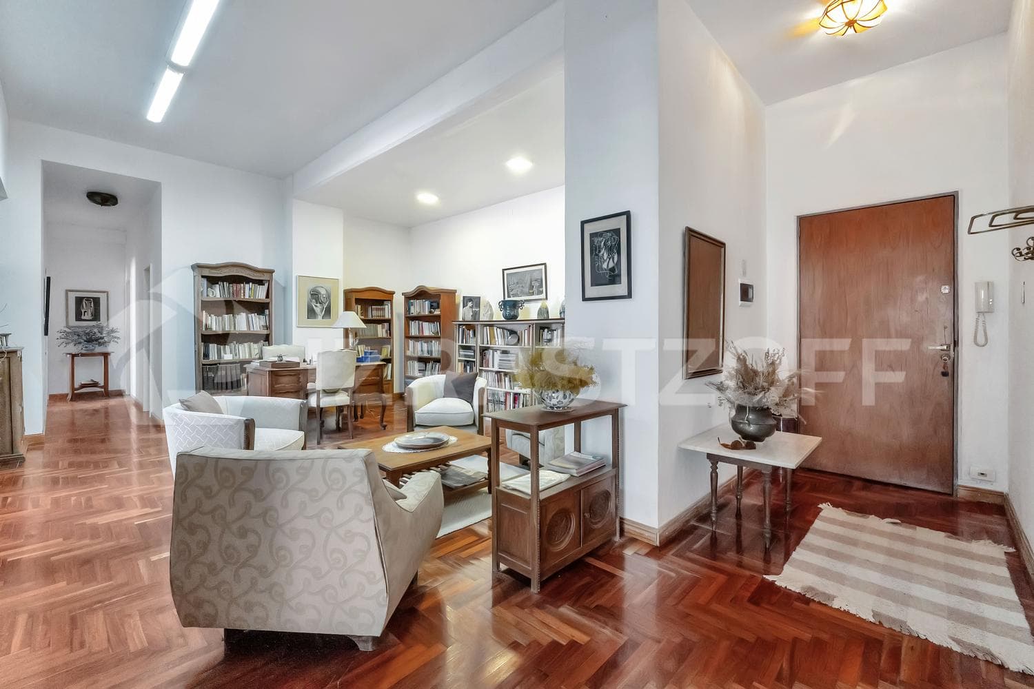 Office for sale in Palermo Soho, 7 rooms with a terrace. Renovated. Suitable for professional and commercial use