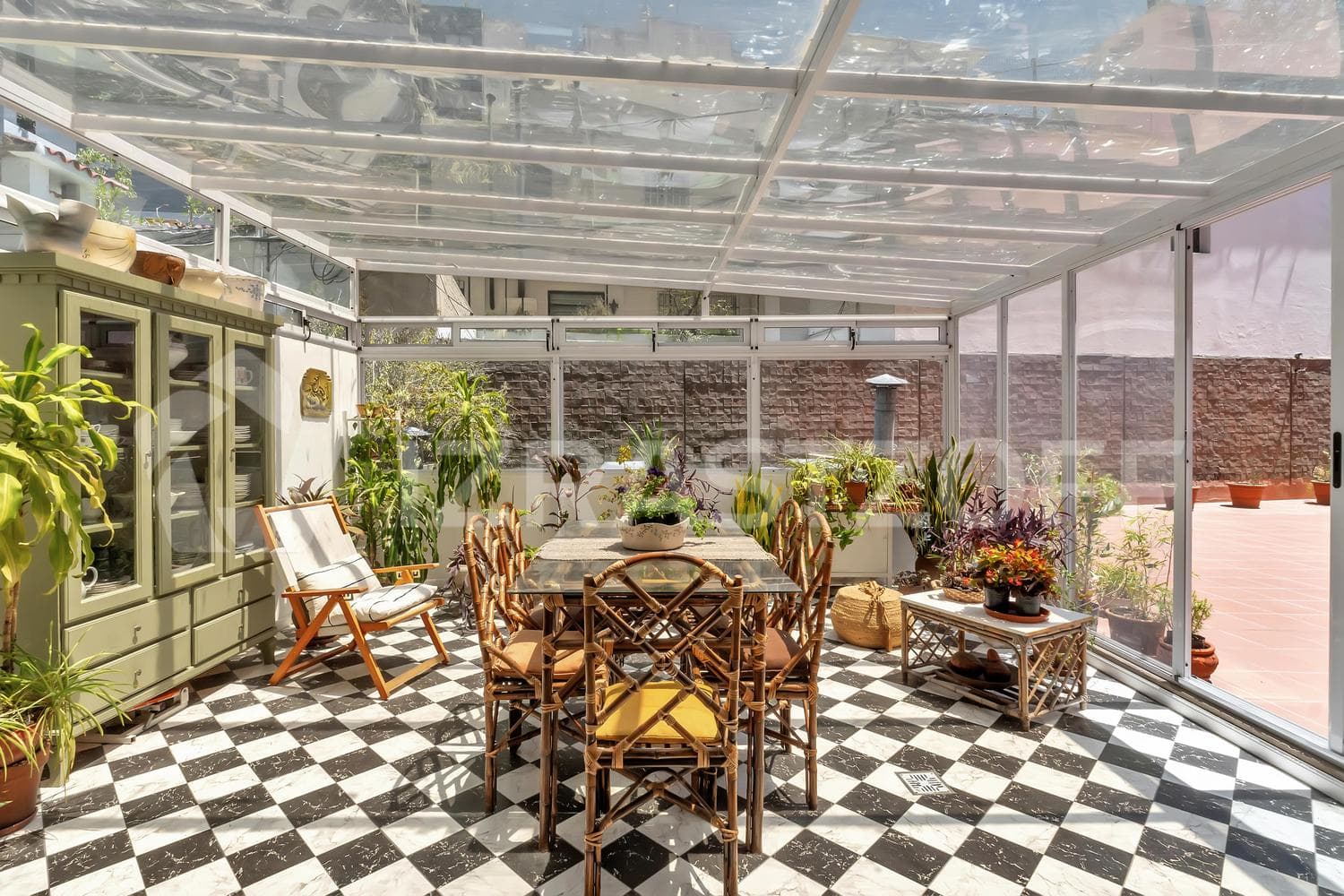 Office for sale in Palermo Soho, 7 rooms with a terrace. Renovated. Suitable for professional and commercial use