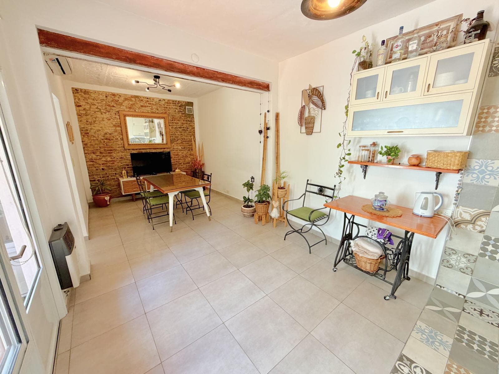 VENTA CASA DUPLEX 2 DORMITORIOS 2 BAÑOS COMODIN Y PATIO SECO