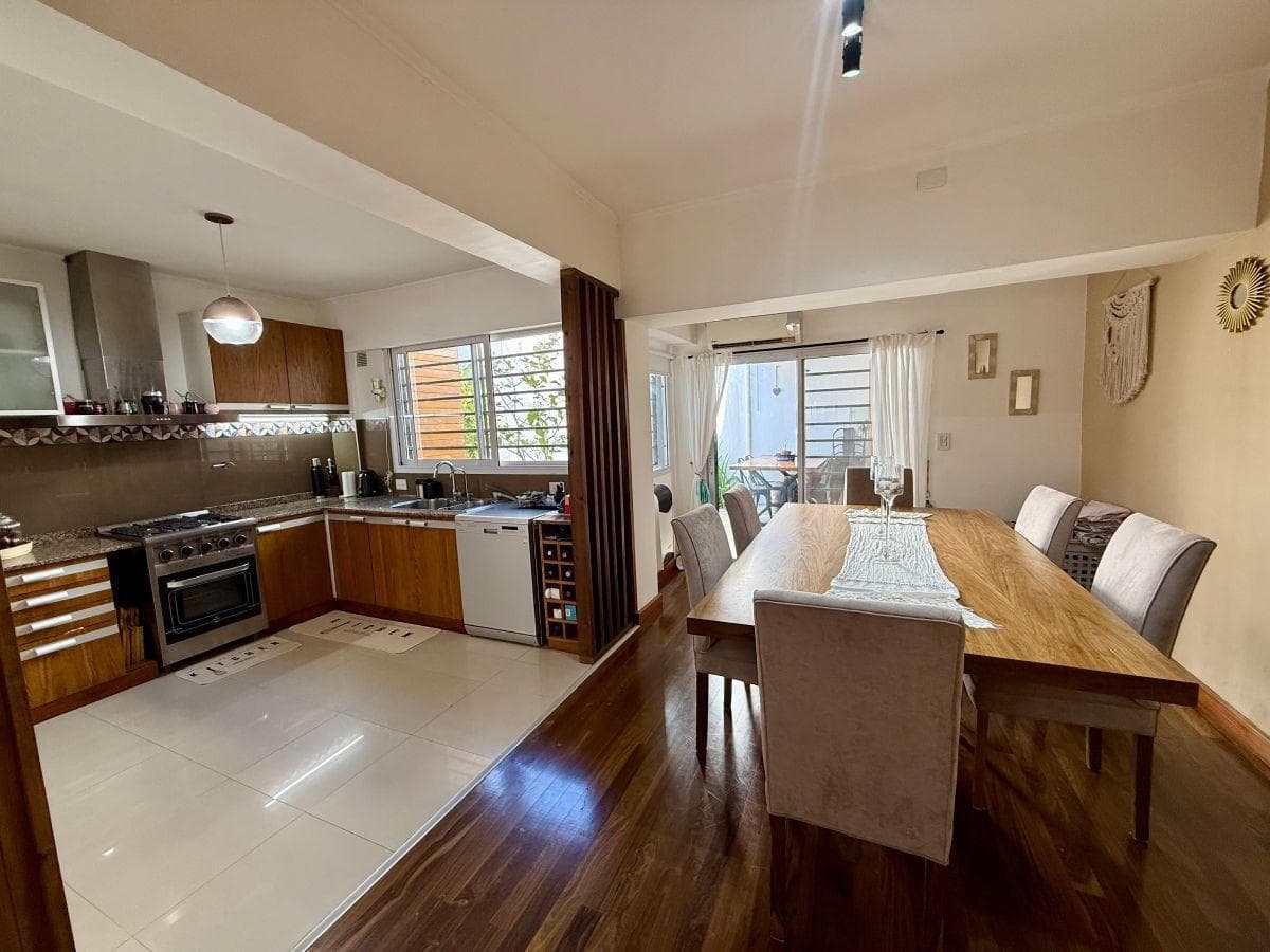 House for sale, 4 rooms, renovated, credit available, San Fernando