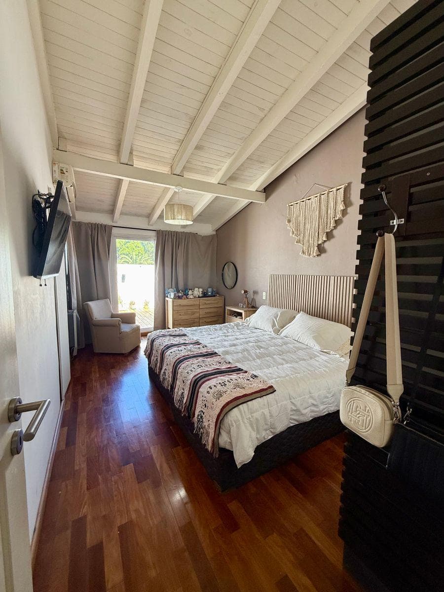 House for sale, 4 rooms, renovated, credit available, San Fernando