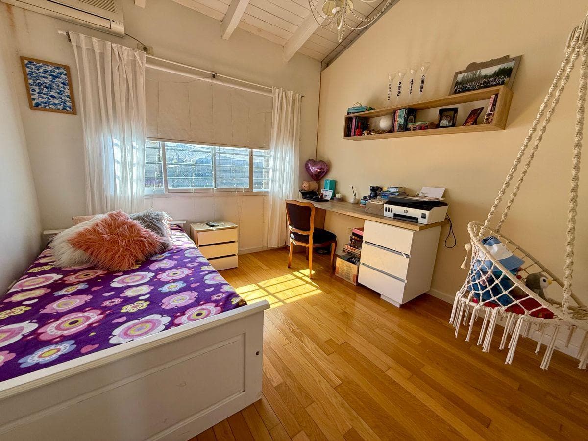 House for sale, 4 rooms, renovated, credit available, San Fernando