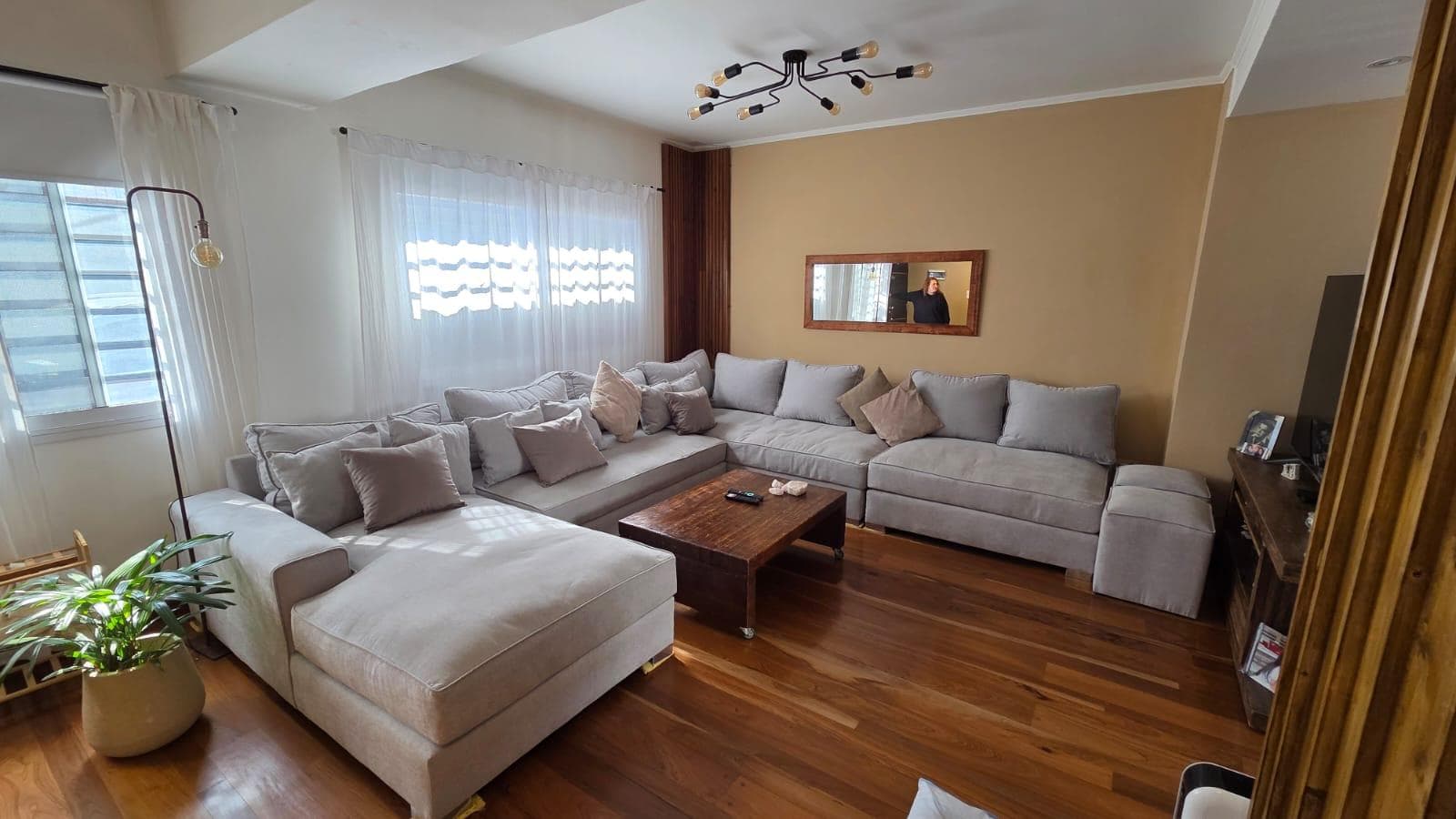 House for sale, 4 rooms, renovated, credit available, San Fernando