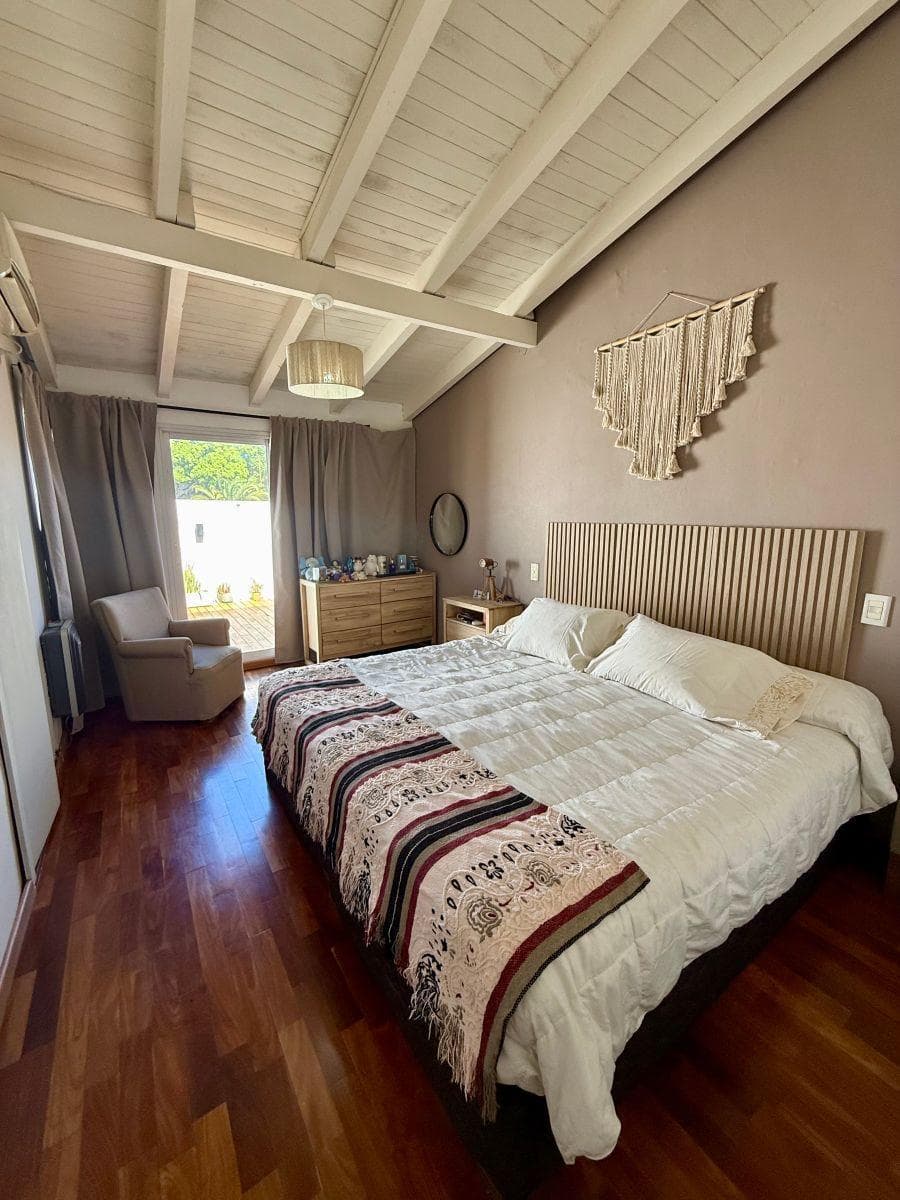 House for sale, 4 rooms, renovated, credit available, San Fernando