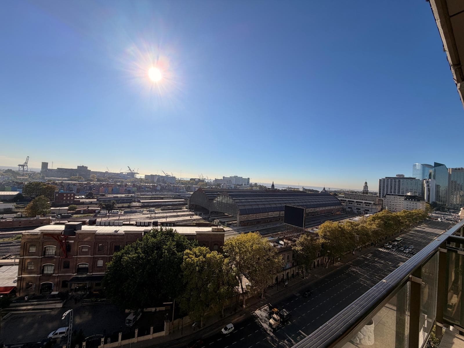 3-Bedroom Apartment for Sale with Maid's Quarters in Retiro, Including a Garage