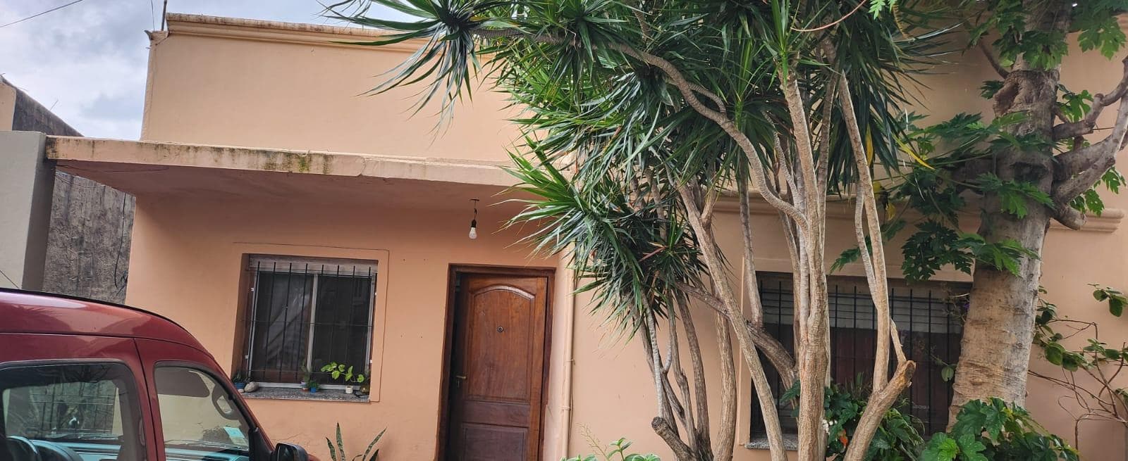 HOUSE FOR SALE IN QUILMES
