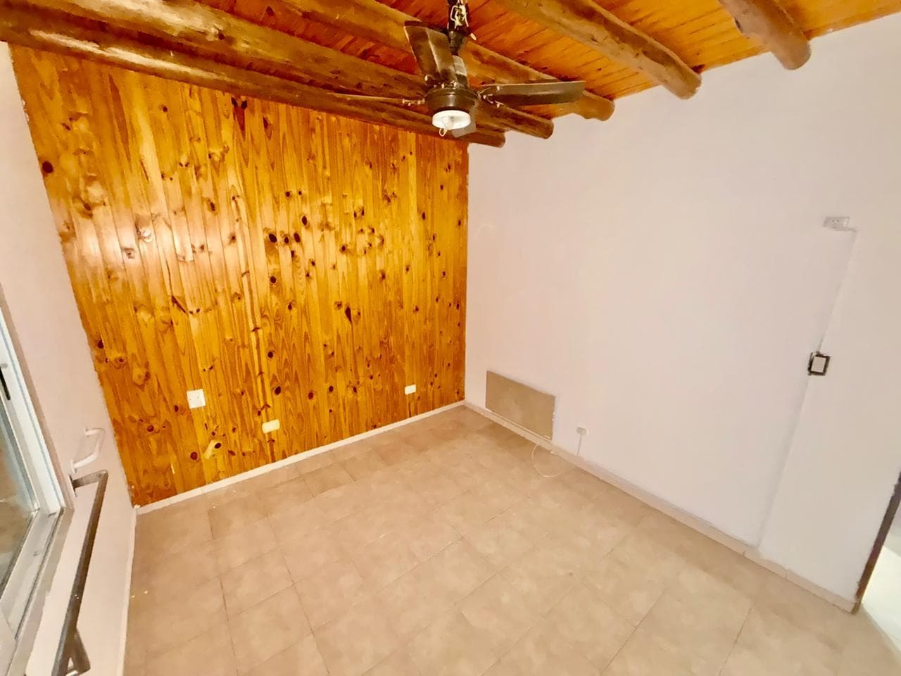 3-Bedroom, 2-Bathroom House in the Furlotti Neighborhood with a Garage