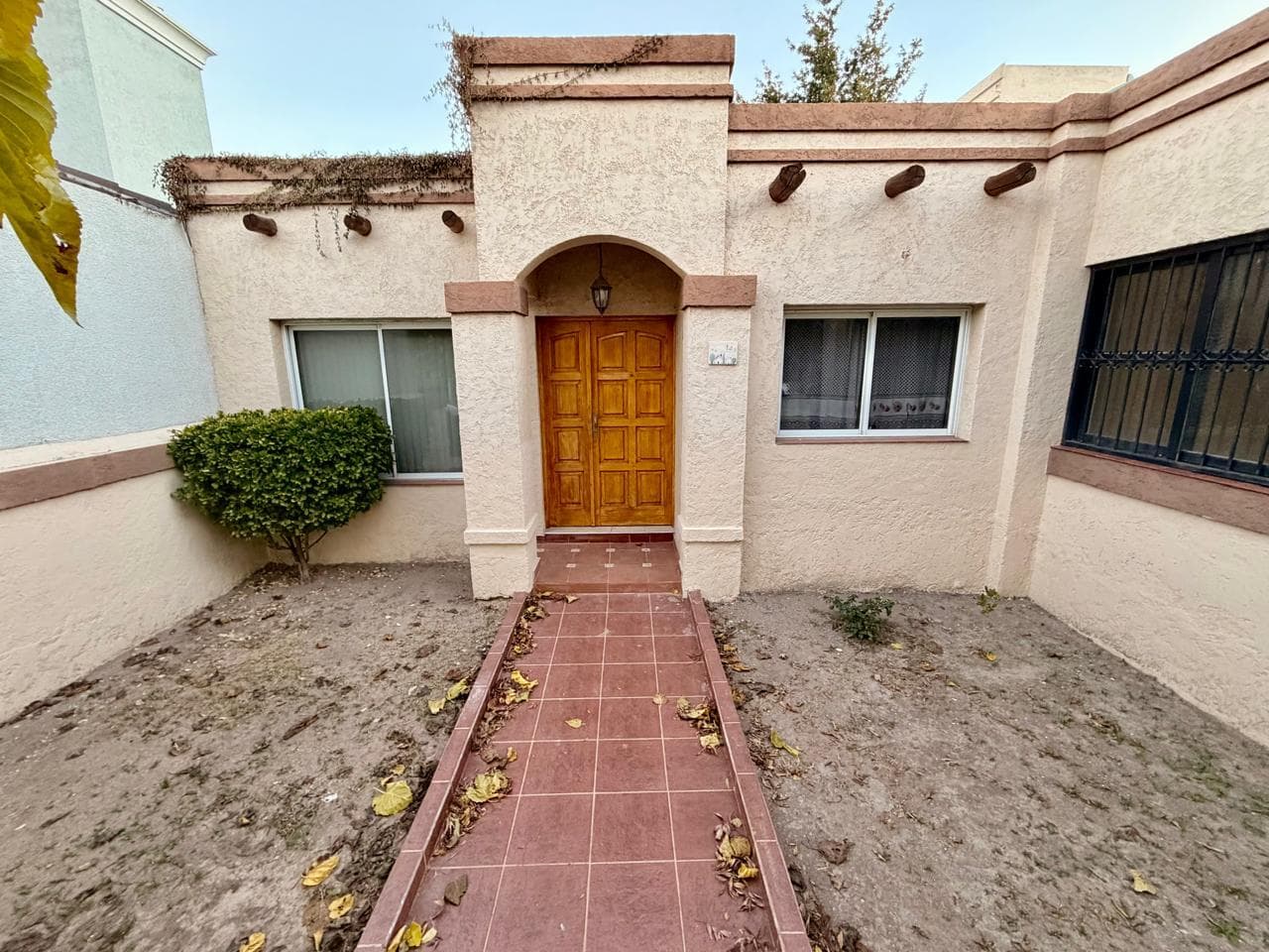 3-Bedroom, 2-Bathroom House in the Furlotti Neighborhood with a Garage