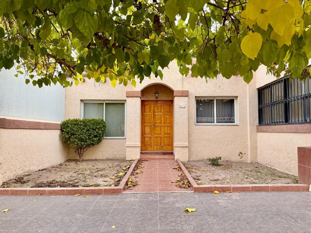 3-Bedroom, 2-Bathroom House in the Furlotti Neighborhood with a Garage