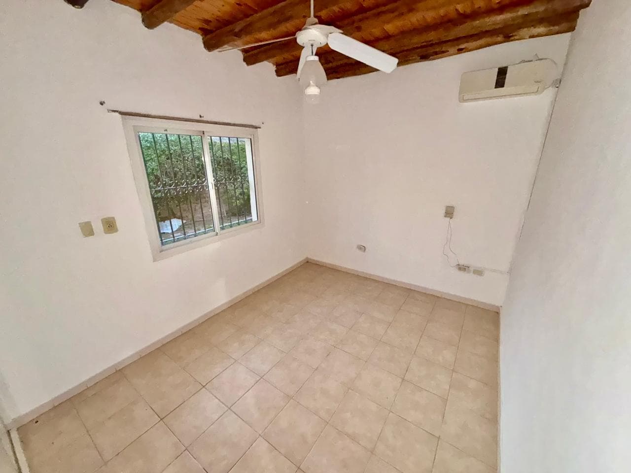 3-Bedroom, 2-Bathroom House in the Furlotti Neighborhood with a Garage