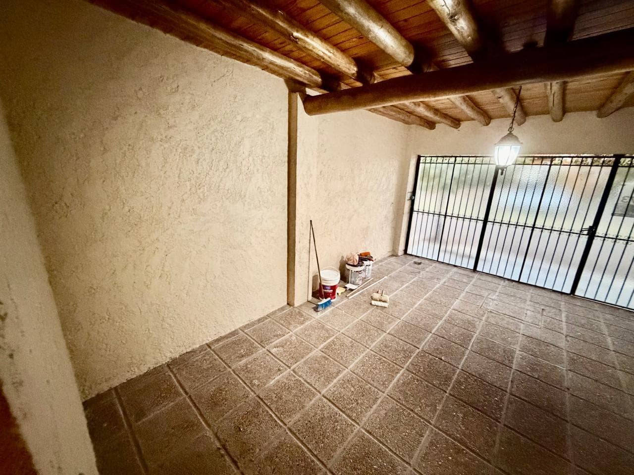 3-Bedroom, 2-Bathroom House in the Furlotti Neighborhood with a Garage