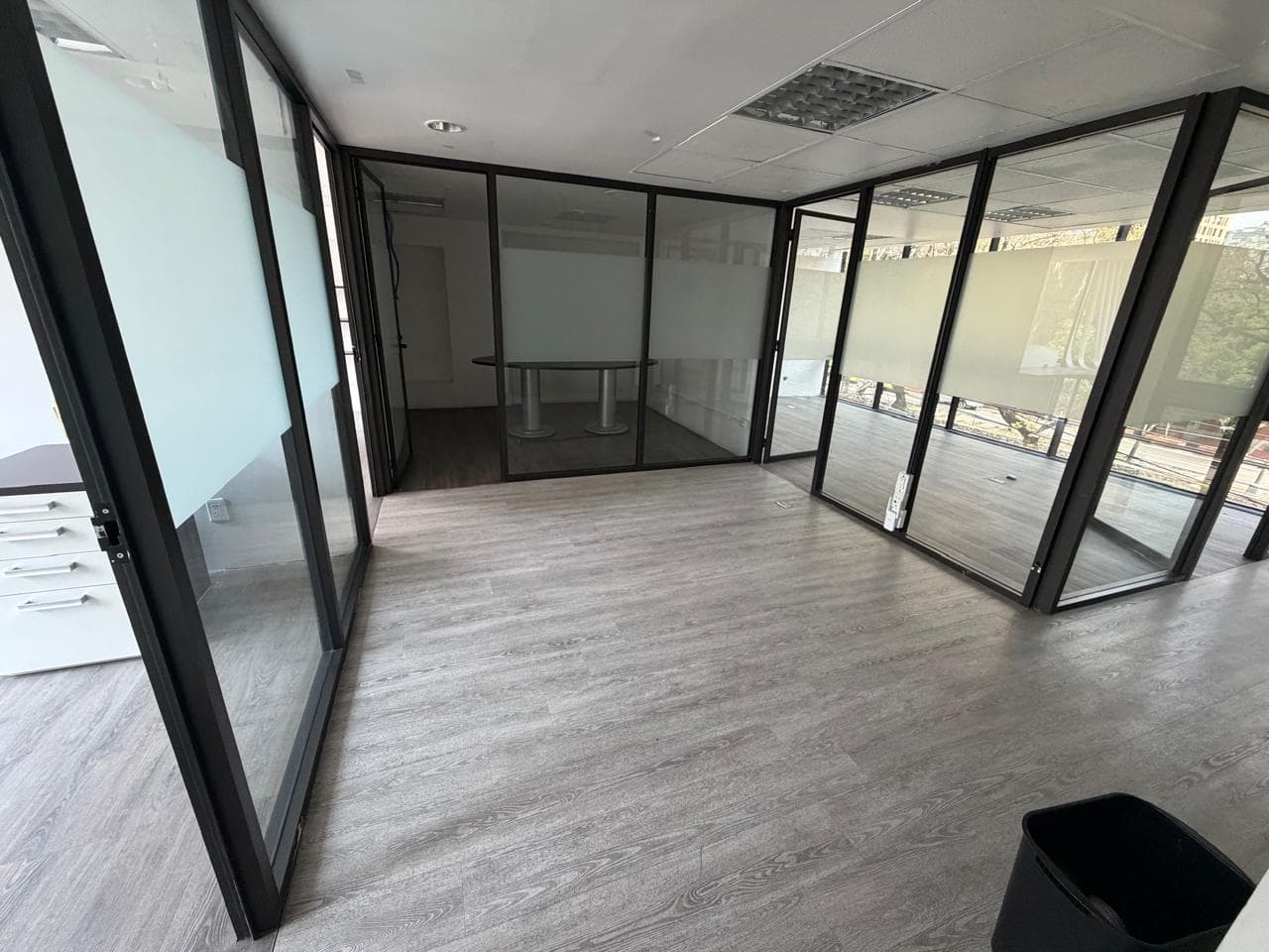 Office for rent in Polanco, partially furnished.