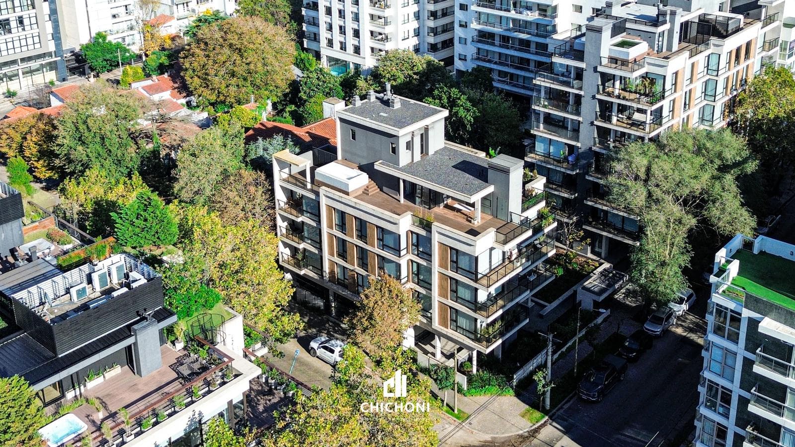 For Sale - Exclusive 4-Room Apartment - 2 Parking Spaces, 1 Storage Unit - High-End Building - Güemes Neighborhood