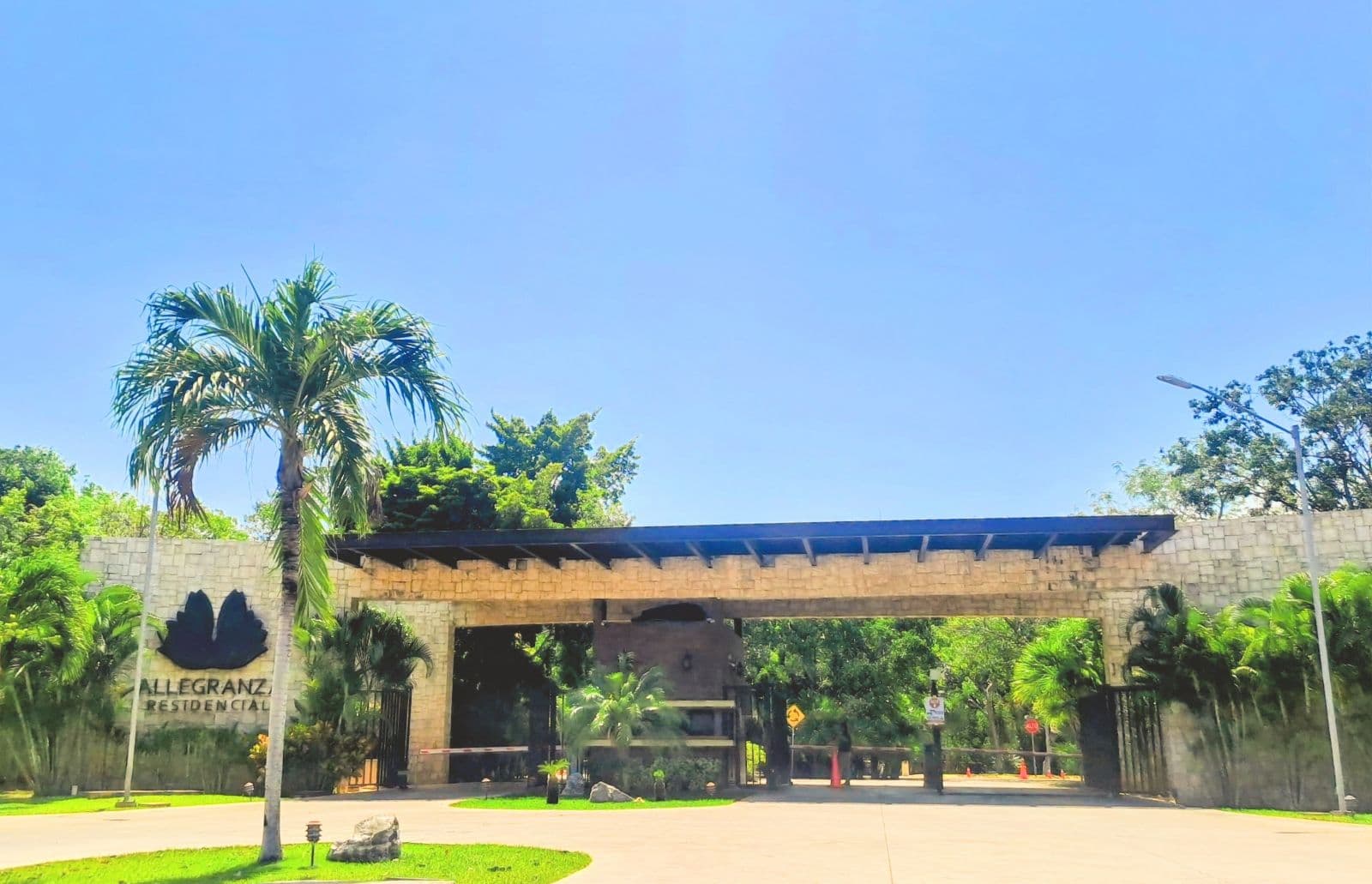 House for Sale, 4 Bedrooms, Family Room, Alegranza Residential Community, Playa del Carmen.