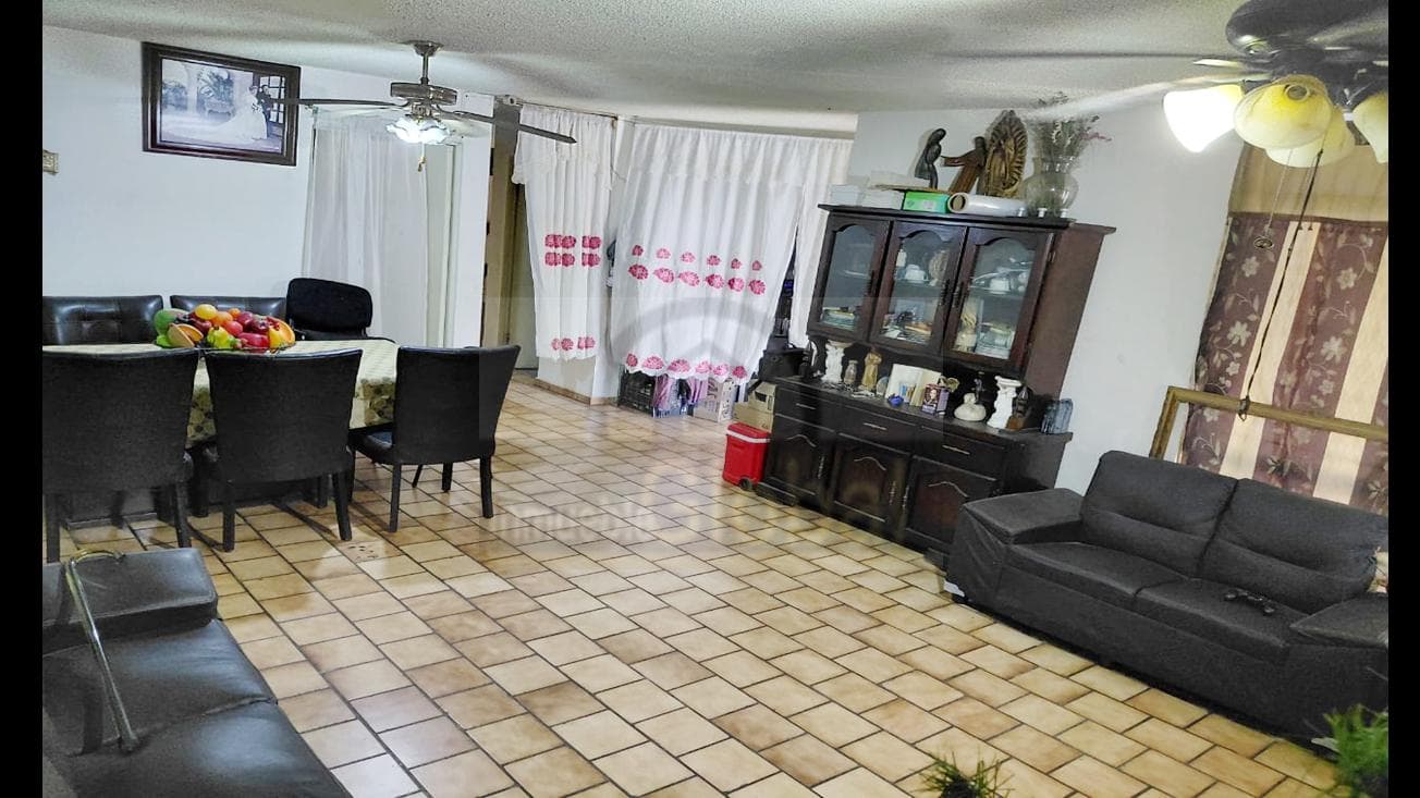 INVESTMENT PROPERTY FOR SALE: FOR BUSINESS OR RESIDENCE IN CENTRAL MONTERREY, NUEVO LARISON