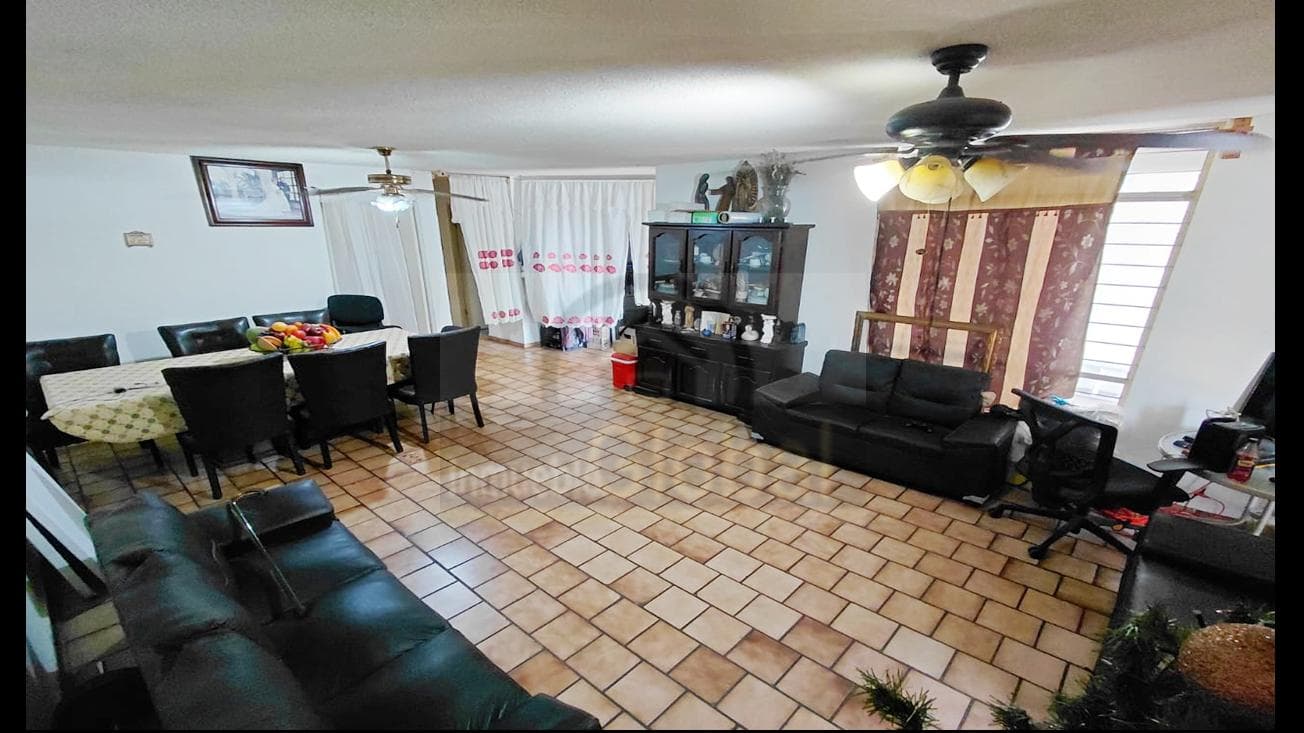 INVESTMENT PROPERTY FOR SALE: FOR BUSINESS OR RESIDENCE IN CENTRAL MONTERREY, NUEVO LARISON