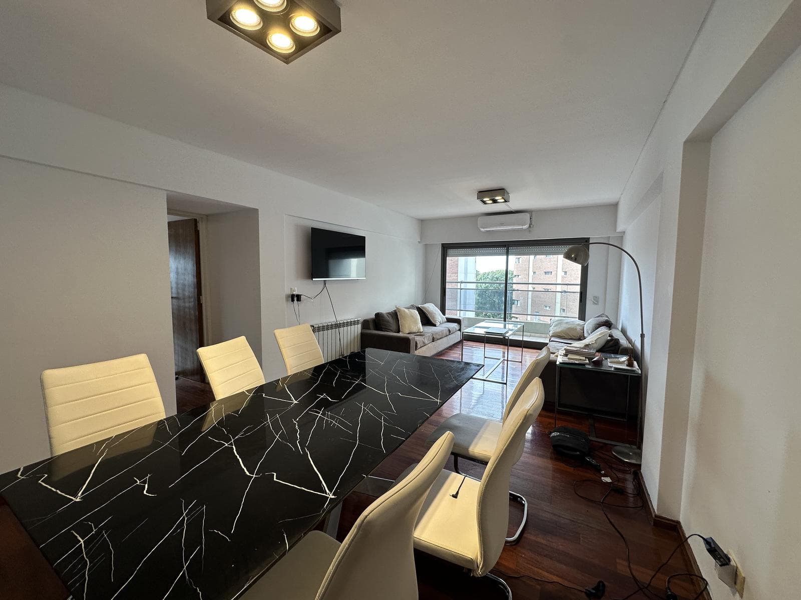 Premium Three-Bedroom Apartment for Sale with Two Parking Spaces and Amenities. Parque España