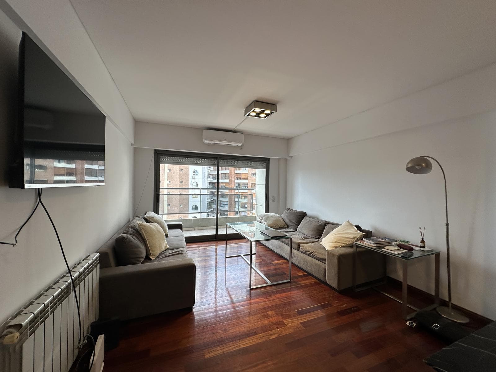 Premium Three-Bedroom Apartment for Sale with Two Parking Spaces and Amenities. Parque España