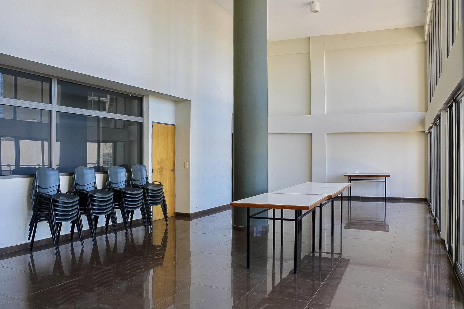 Premium Two-Bedroom Apartment for Sale with Garage and Amenities. Parque España