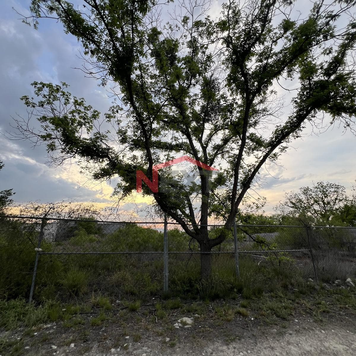 LAND FOR SALE IN LA JOYA NEIGHBORHOOD, ARTEAGA | 917 m²