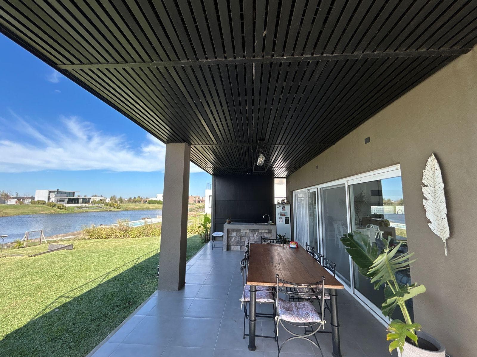 House for Sale in La Laguna, El Naudir - Private Water Supply