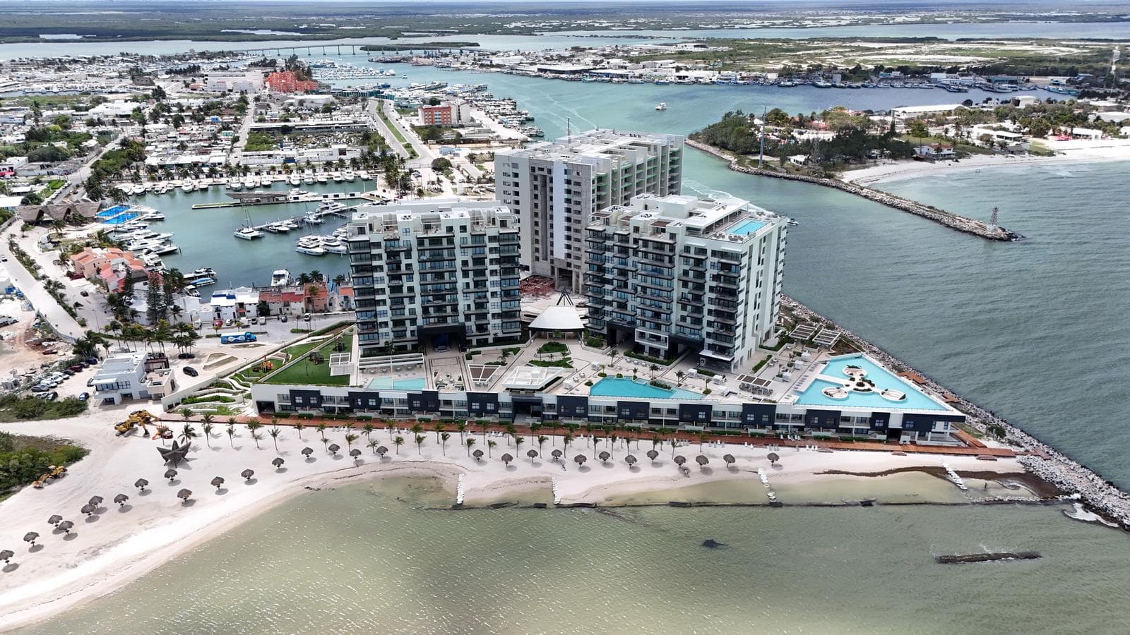 Oceanfront Penthouse for Sale in Yucalpetén
