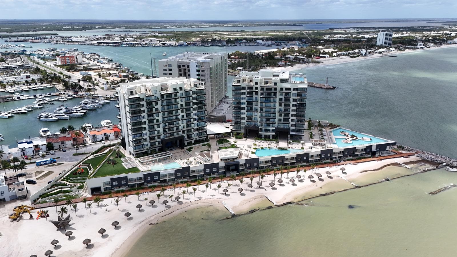 Oceanfront Penthouse for Sale in Yucalpetén