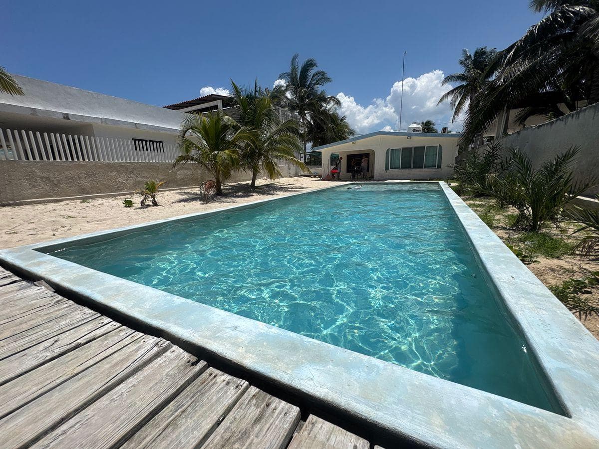 ONE-STORY HOUSE FOR SALE, 2 BEDROOMS, LARGE POOL, 729 M2 LOT, OCEANFRONT, CHELEM, PROGRESO