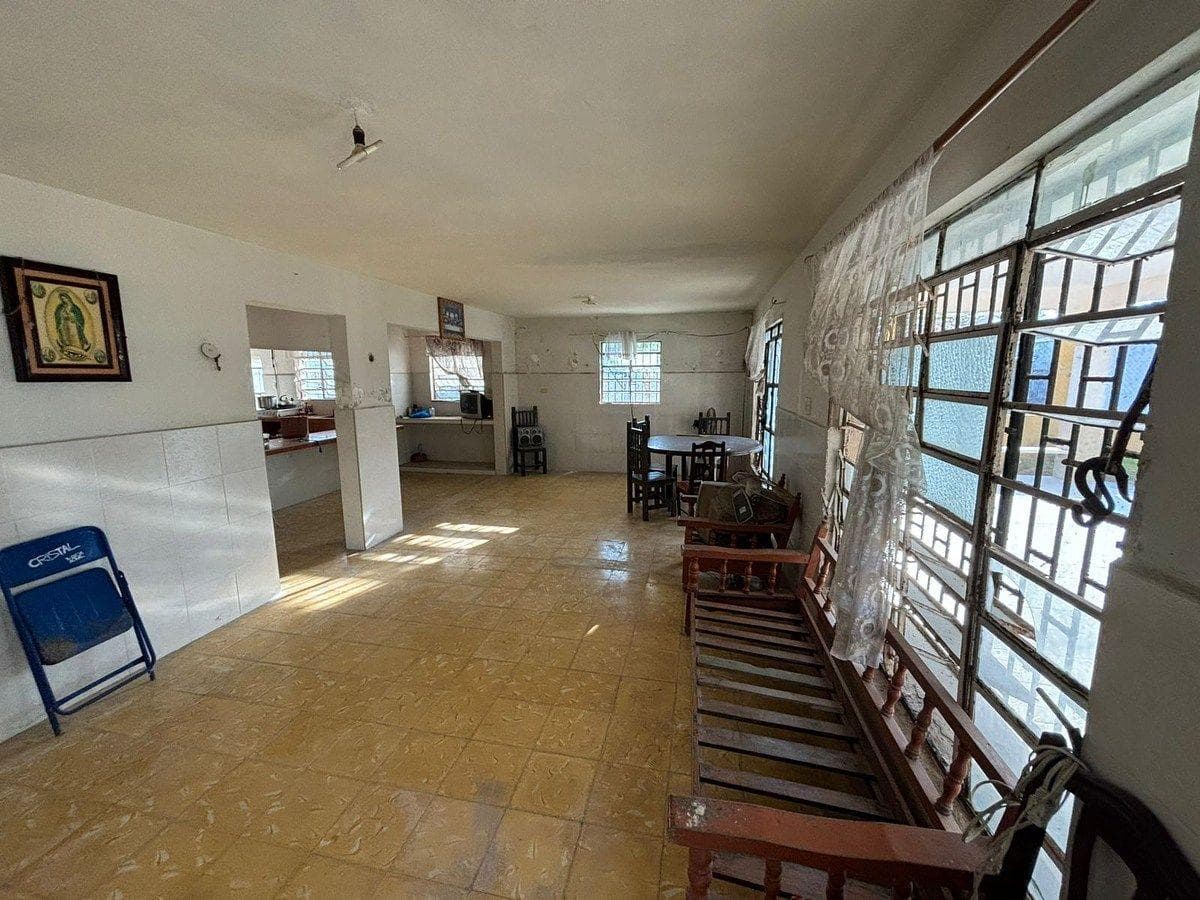 HOUSE FOR SALE: 1,504 M2, FACING 3 STREETS, 2 STREETS FROM THE BEACH IN PROGRESO, YUCATÁN