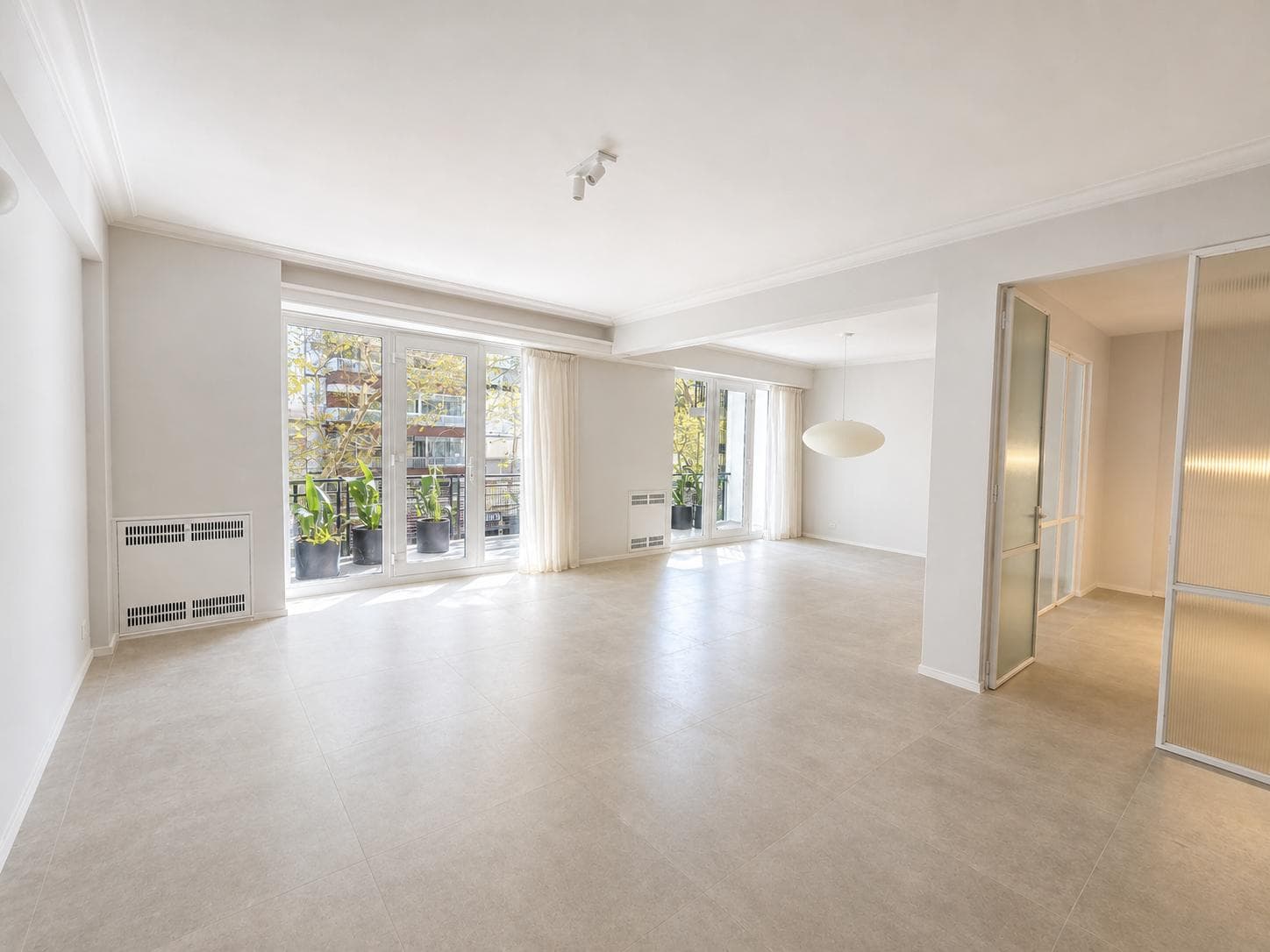 IMPECCABLE 3-bedroom apartment with a master suite in Recoleta