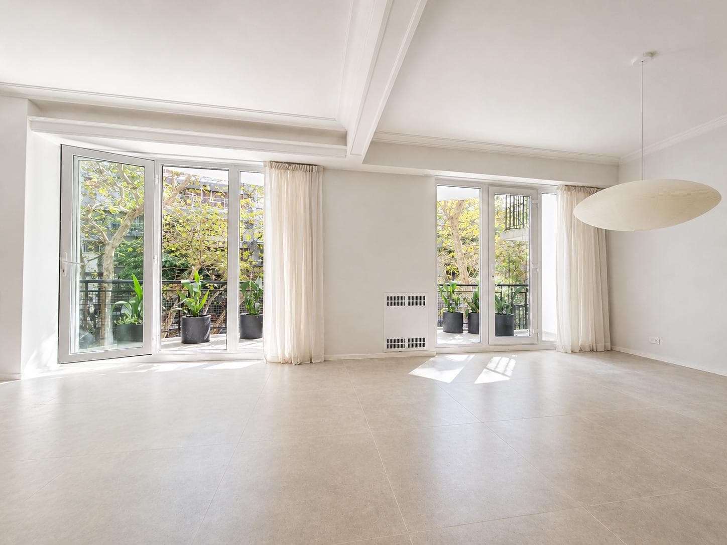 IMPECCABLE 3-bedroom apartment with a master suite in Recoleta