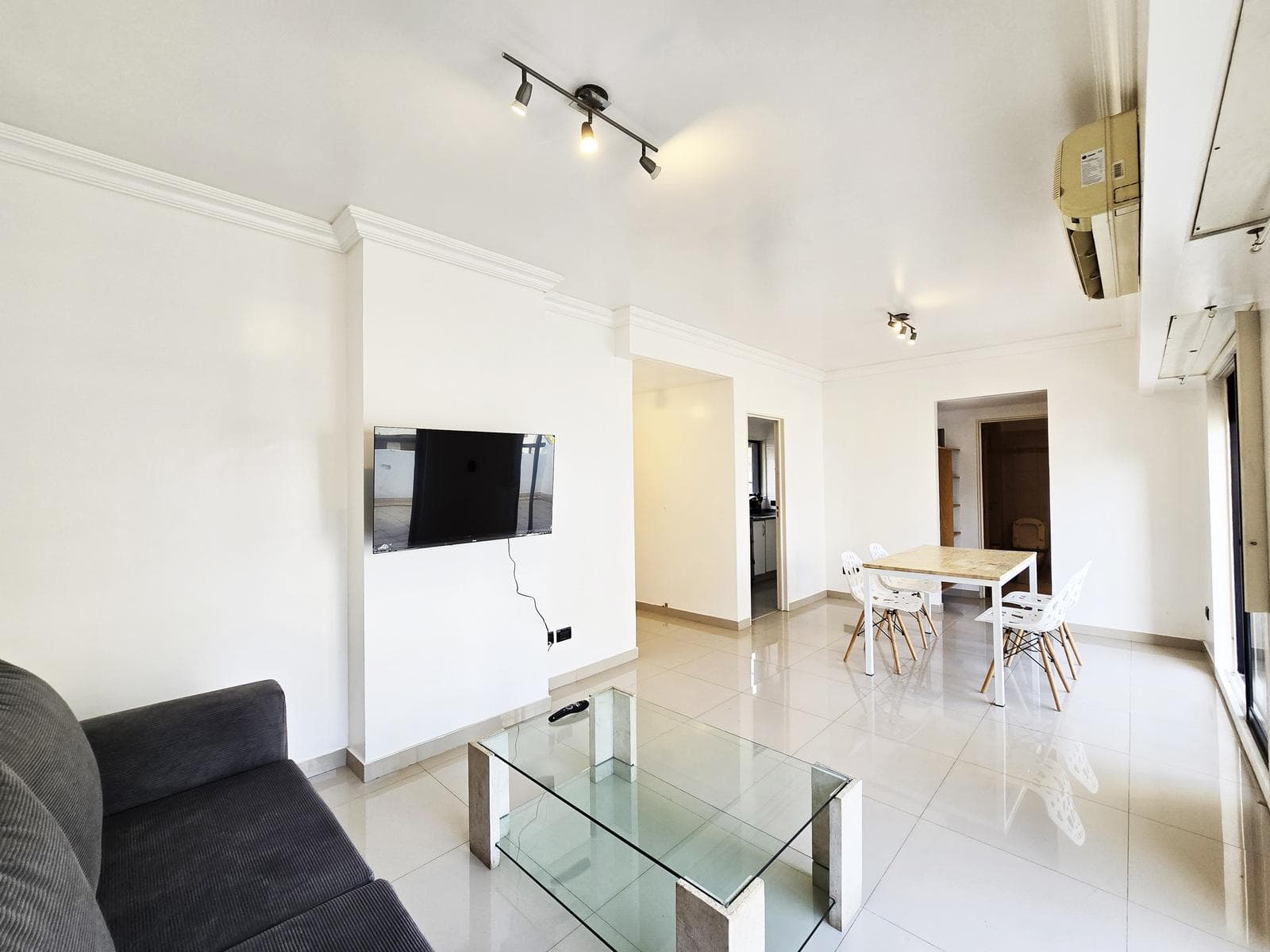 Two-room apartment for rent in Cañitas with a terrace-style balcony