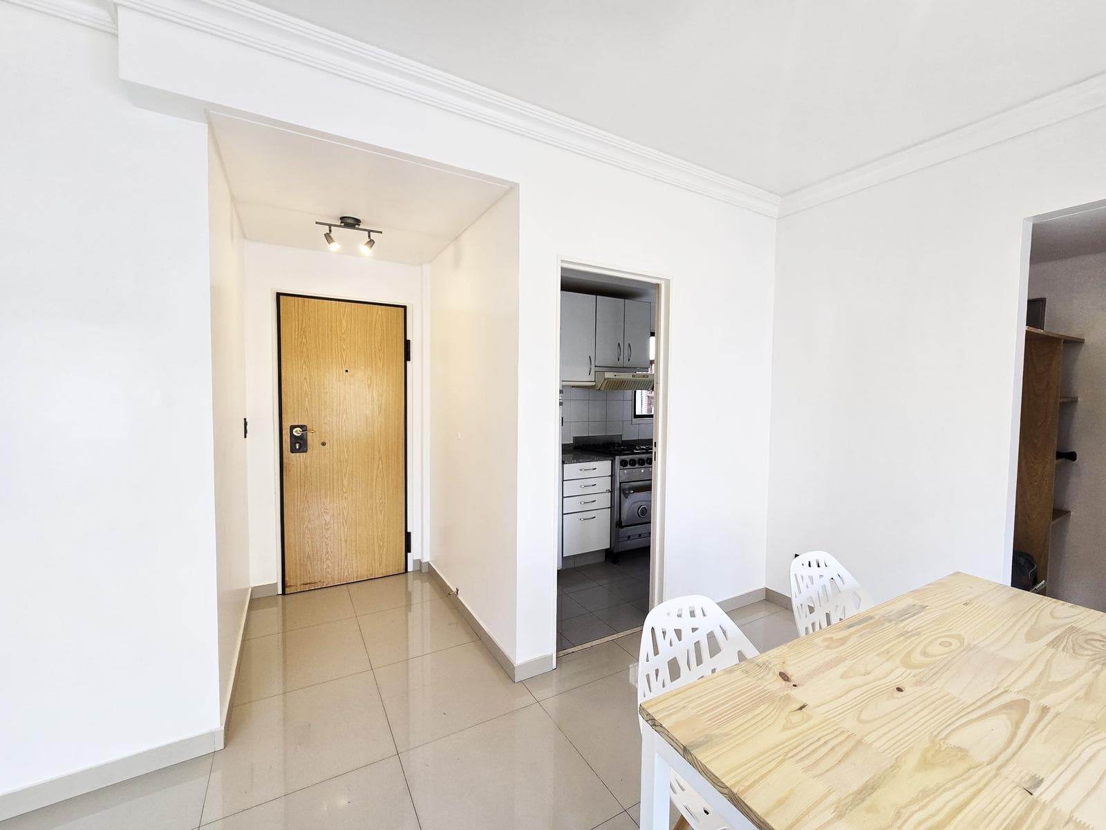 Two-room apartment for rent in Cañitas with a terrace-style balcony
