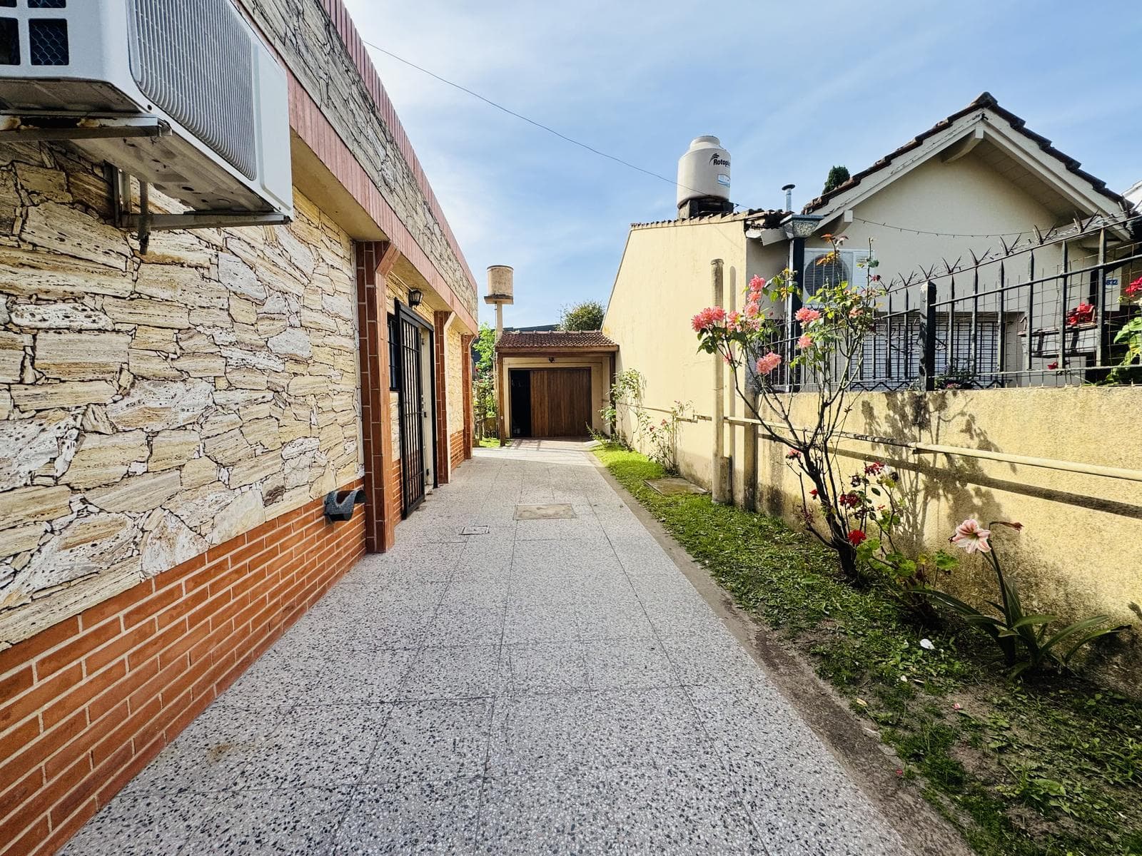3-ROOM HOUSE FOR SALE WITH GARDEN AND GARAGE IN BERAZATEGUI